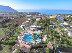 Отель Hotel Residence Costa Azzurra  Капо Ватикано